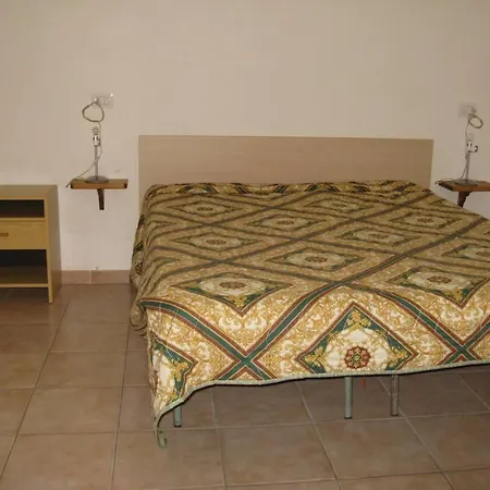 Borgo Spiaggia Isola Rossa Apartment