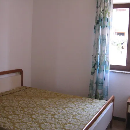Borgo Spiaggia Isola Rossa Apartment