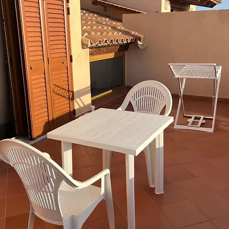Borgo Spiaggia Isola Rossa Apartment *