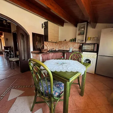 Borgo Spiaggia Isola Rossa Apartment *