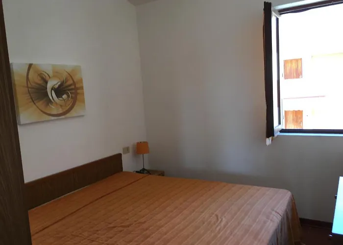 Borgo Spiaggia Isola Rossa Apartment *
