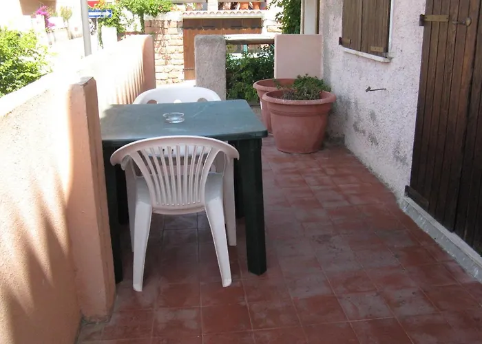 Borgo Spiaggia Isola Rossa Apartment