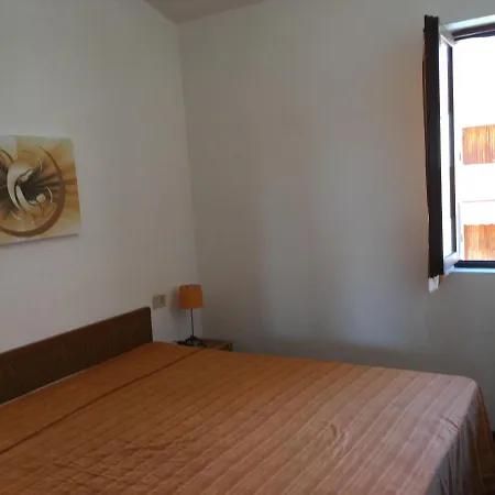Borgo Spiaggia Isola Rossa Apartment *