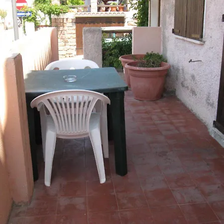 Borgo Spiaggia Isola Rossa Apartment